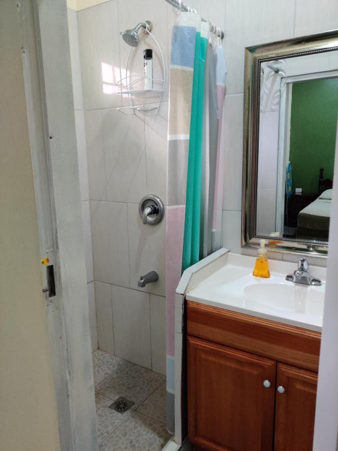 Woodbrook On The Avenue Bed & Breakfast Port of Spain Luaran gambar